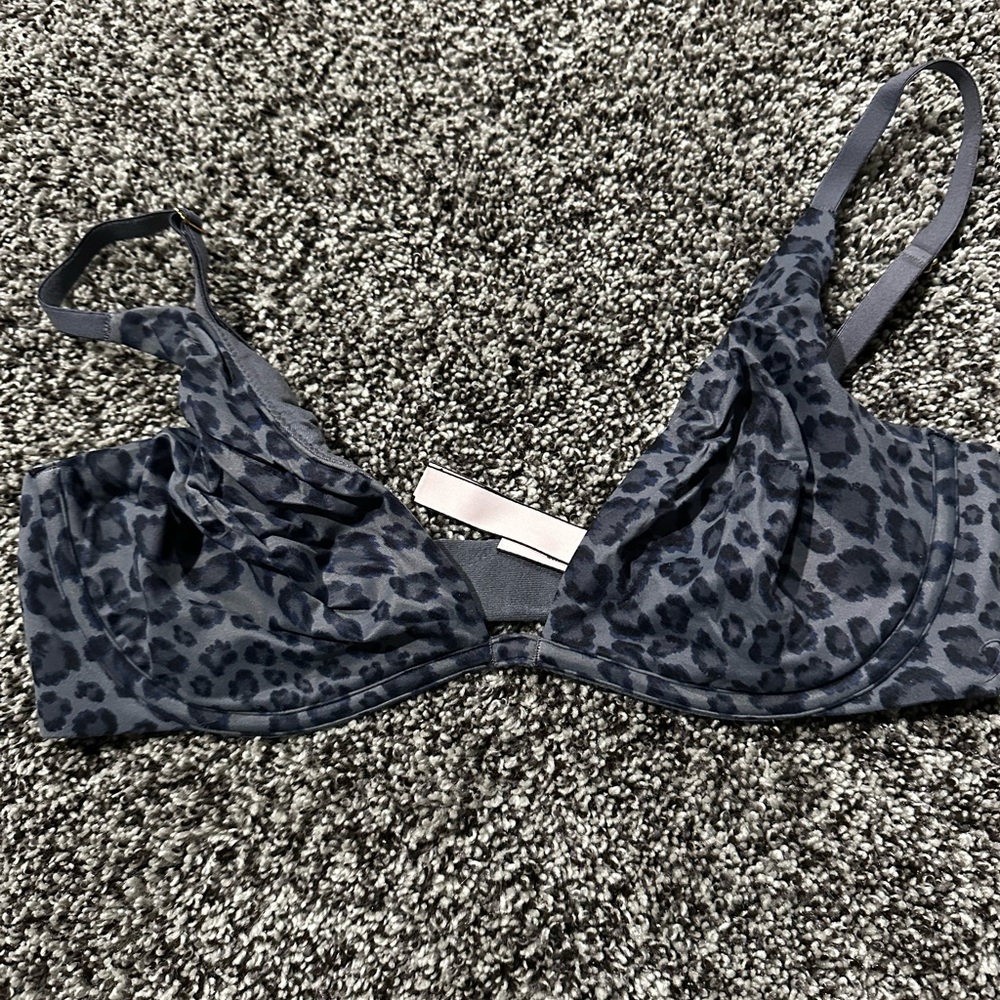 Incredible unlined plunge 32D